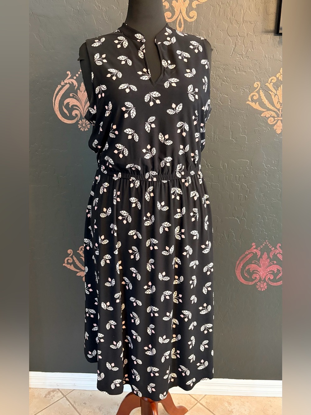 Anne Klein Black Sleeveless Maxi Dress with White and Pale Pink Leaf Print